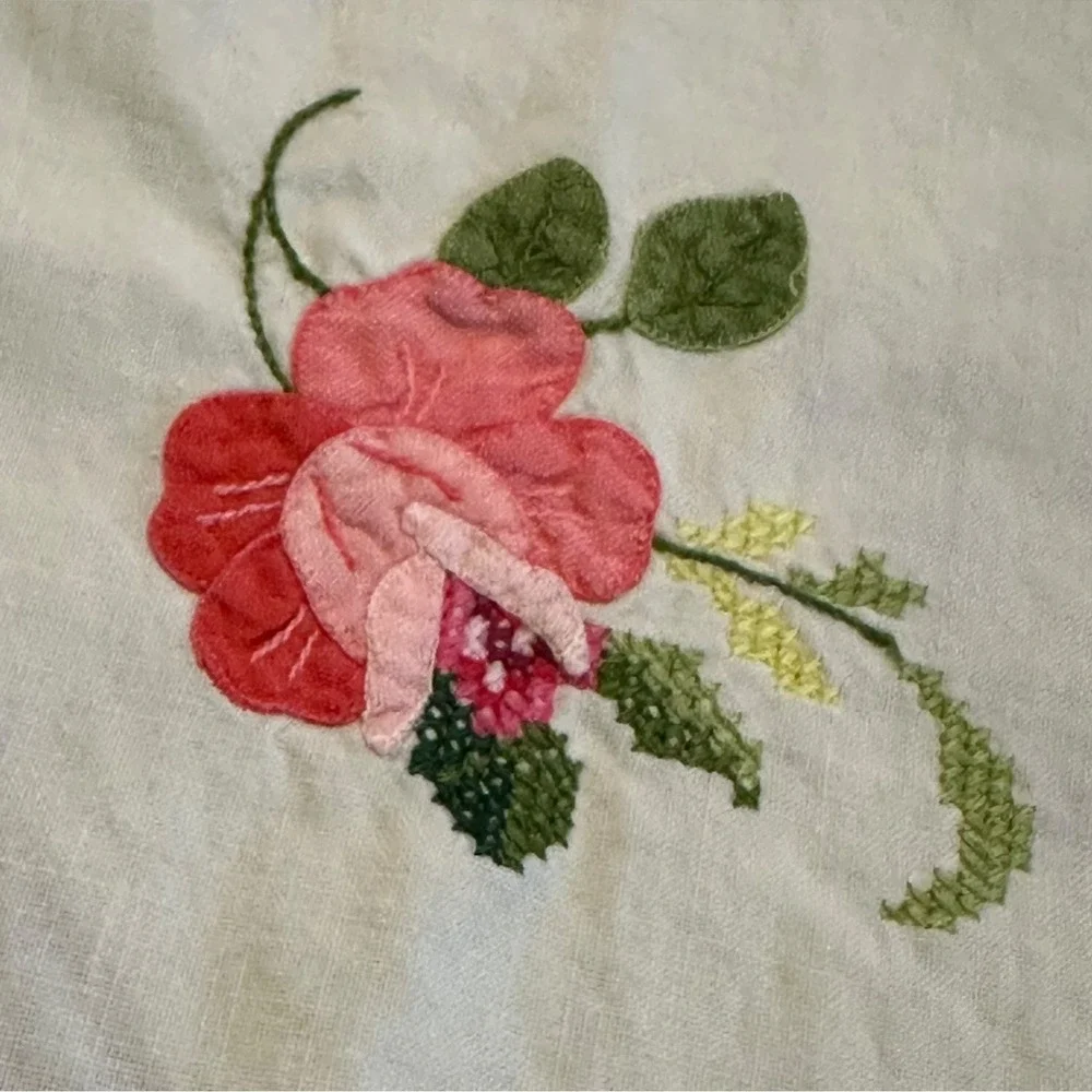 N/A vintage round